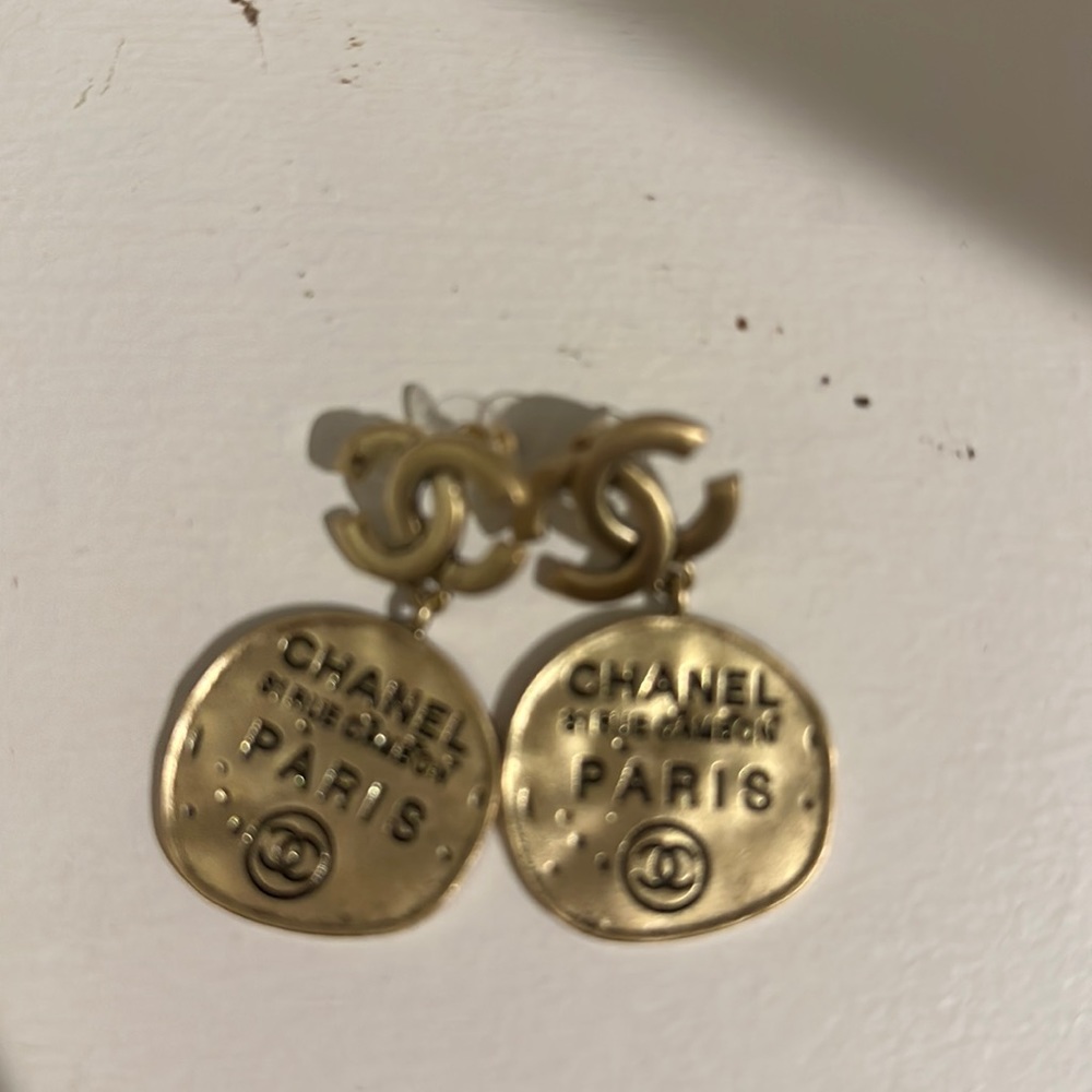 Gold vintage Chanel earrings